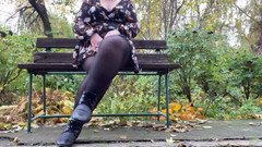 OurFetishLife: Zralá nevlastní matka se svléká venku