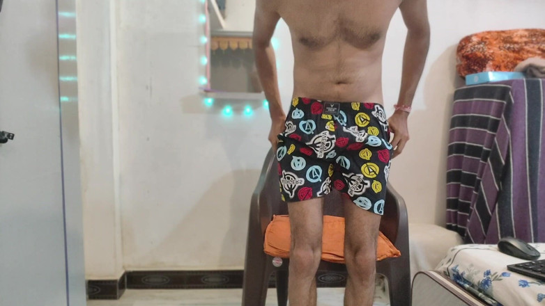UltraHotBoy69: Yüzü Ile Ultra Ateşli Tek Başına Şov