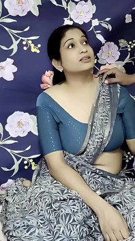 Sorellastra fa sesso per la prima volta con il fratellastro di Desi Saree