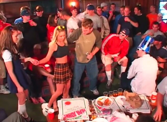 3some Bangers: Dwie loszki z college'u podobają się jednemu szczęściarzowi