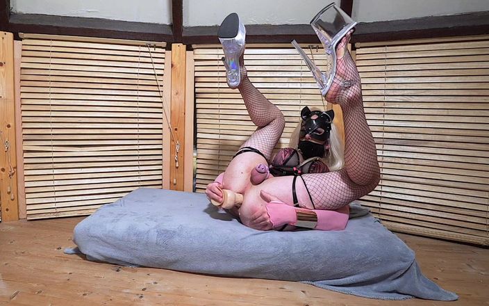 Tiffany Kitten: Tiffany Kitten in Sexy Lingerie with a Big Dildo