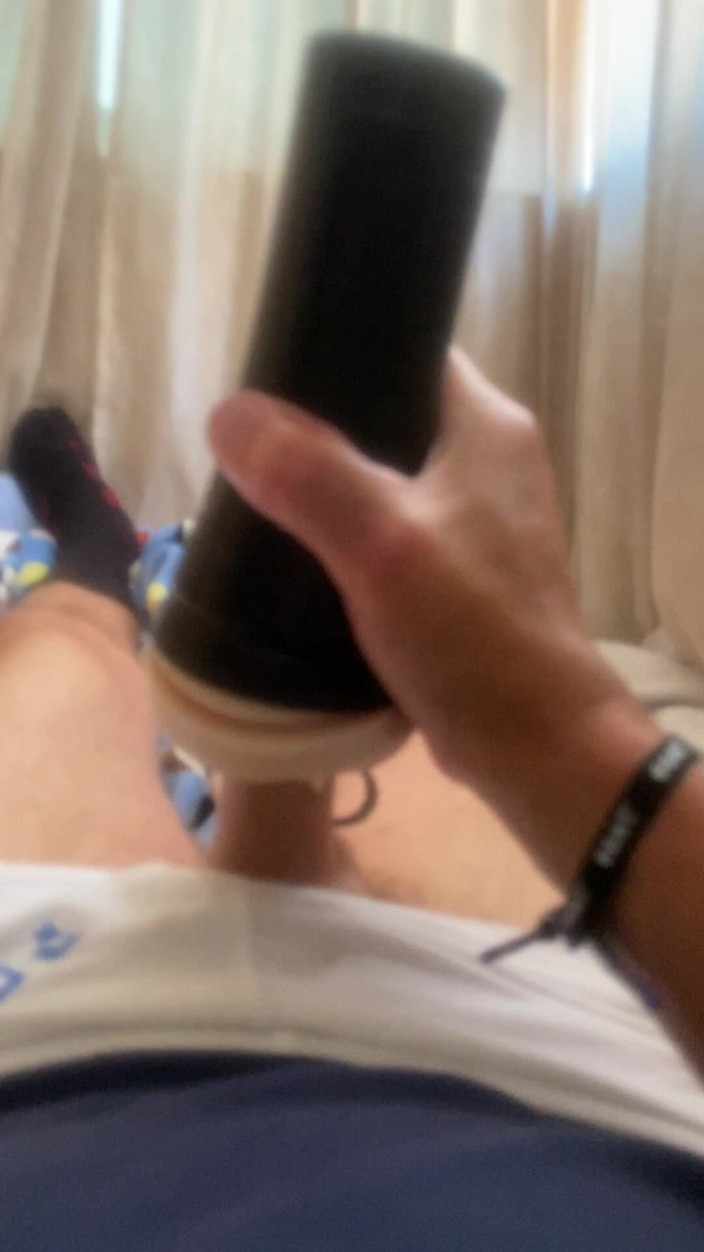 JockDad87: Jockdad87 gebruikt zijn seksspeeltjes om een hete lading te schieten