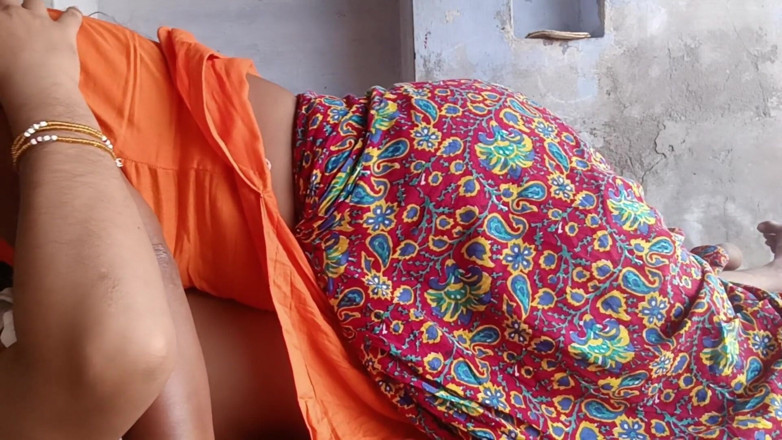 Yourgeeta8899: India madrastra casada insatisfecha teniendo sexo apasionado con hijastro, audio...
