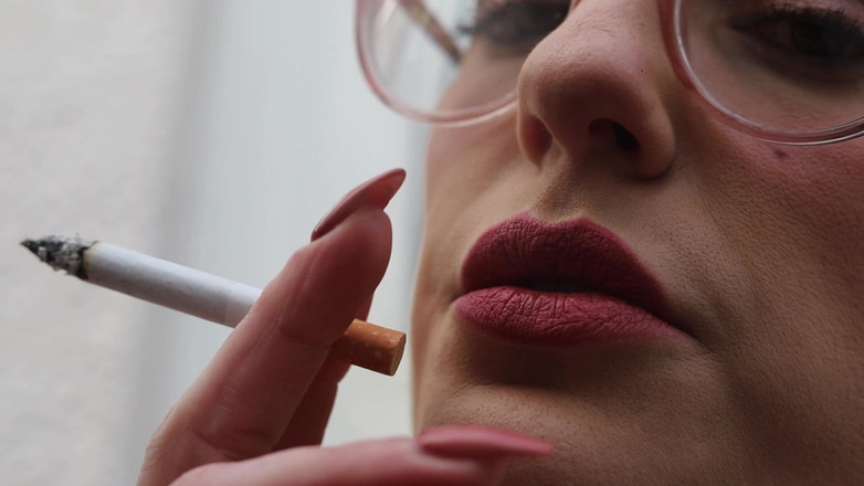 Countess diamond: Fumar te pone cachonda