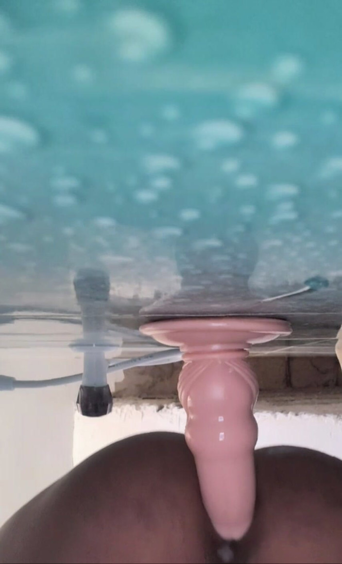 King6: 6 palců dildo šuká můj hladový zadek