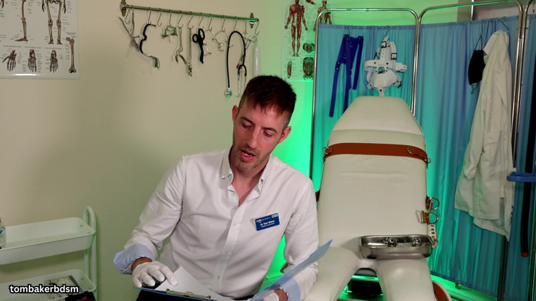 TomBakerBDSM: O médico acha que castidade é a única opção (4k)
