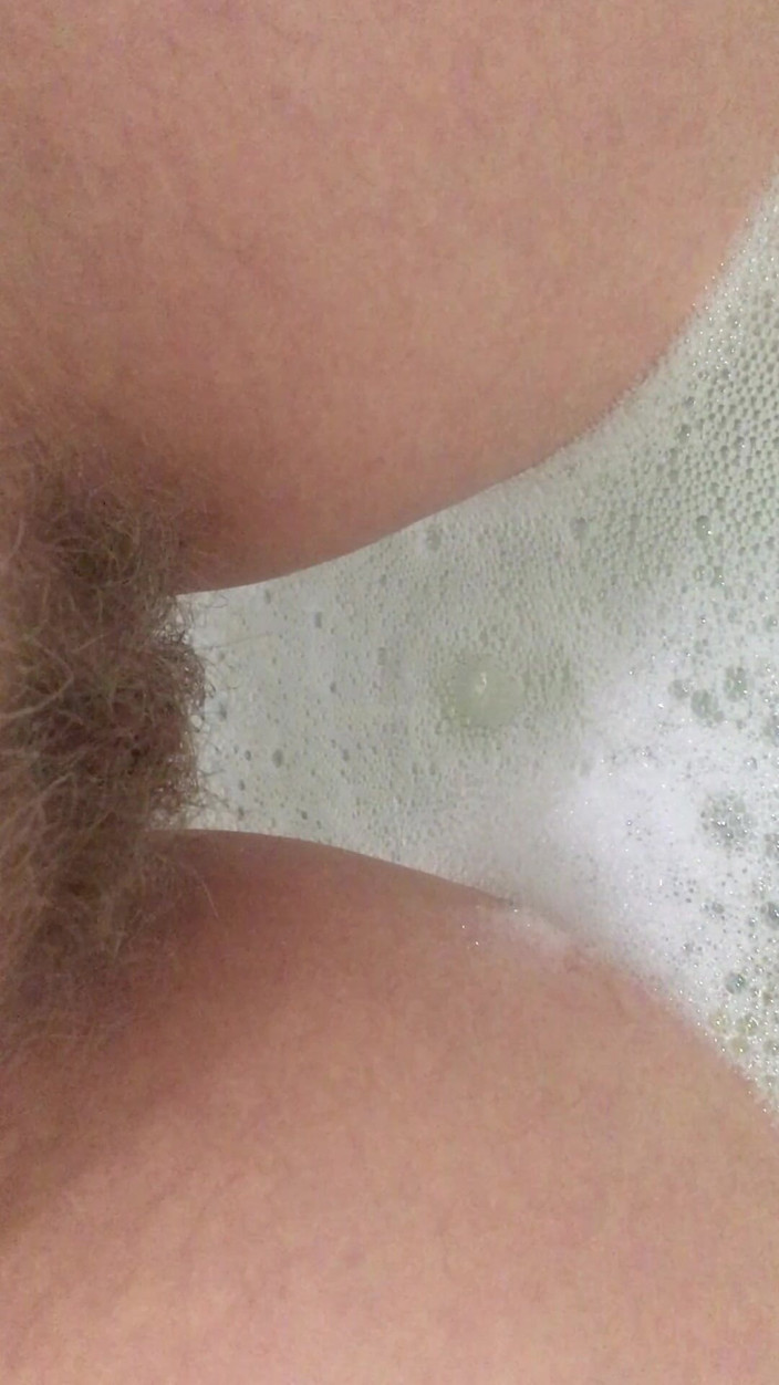 Risky Hairy Couple: Pregnant Girl with Hairy Pussy Showing