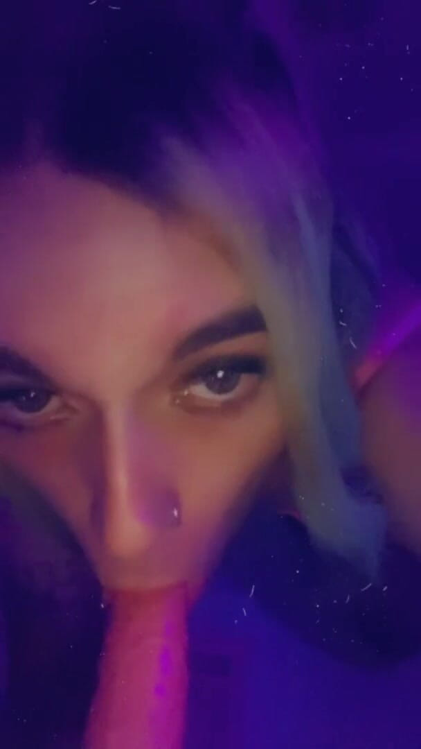 CarmenMelatonin: Rosa rave menina quer jogar