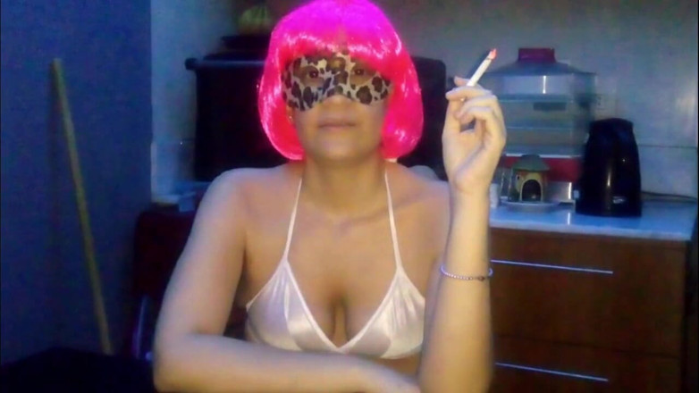 Sexoamateur: Merokok cigarrettes