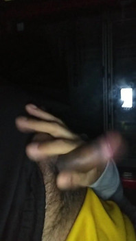 Masturbation sous le porche