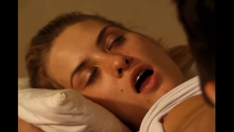 Blitzporn: Một cái chết tiệt đáng nhớ cho Erika và âm hộ nhỏ...