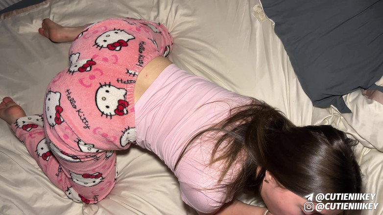 niiikey: Nätt styvsyster med stora tuttar knullas hårt