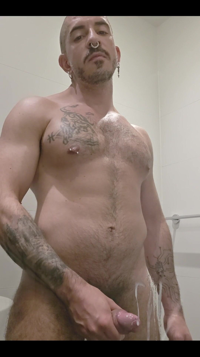 Max Xedephiro: Esta manhã, enquanto meu namorado estava, eu tinha um duro...