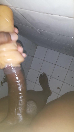 Black guy: Honění S8 E2