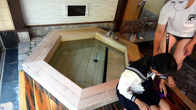 ushirosugatanomiki: Dripping Uniform, Restrained in a Bathtub, off-campus Lesson