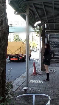 Japonská teenagerka dává sexy kouření cizinci na večírku, dokud se neudělá