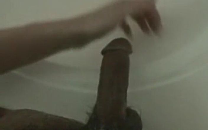 Homegrown Handjob: Trinity lagi asik ngocok kontol dengan sempurna