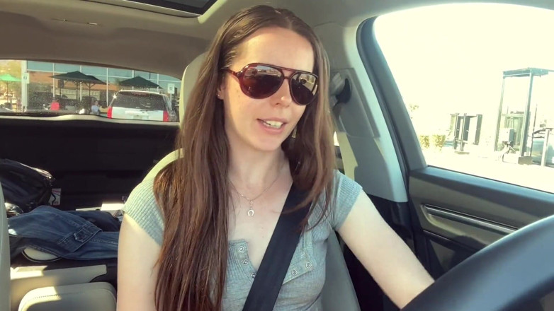 Nadia Foxx: Mani muncrat * malu-malu * keras di Starbucks Drive Thru (kontrol subur Bagian 2)