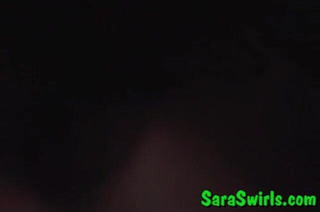 Sara Swirls Interracial Cuckold Erotica: Dientot di gudang mesum