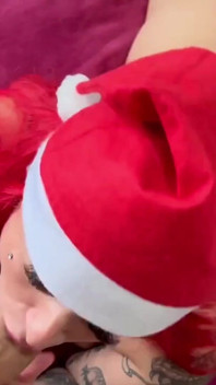 Il bastardo mi ha dato il cazzo come regalo di natale