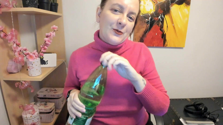 Nicoletta Embassi: Фетиш пожирання зубів