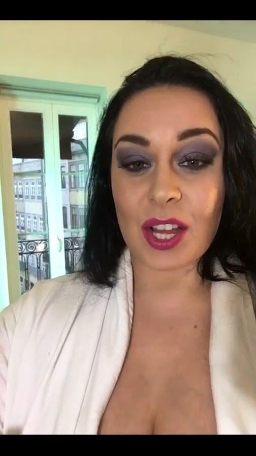 Anastasia Lux: 这里是拍摄前我Instagram上的直播故事视频