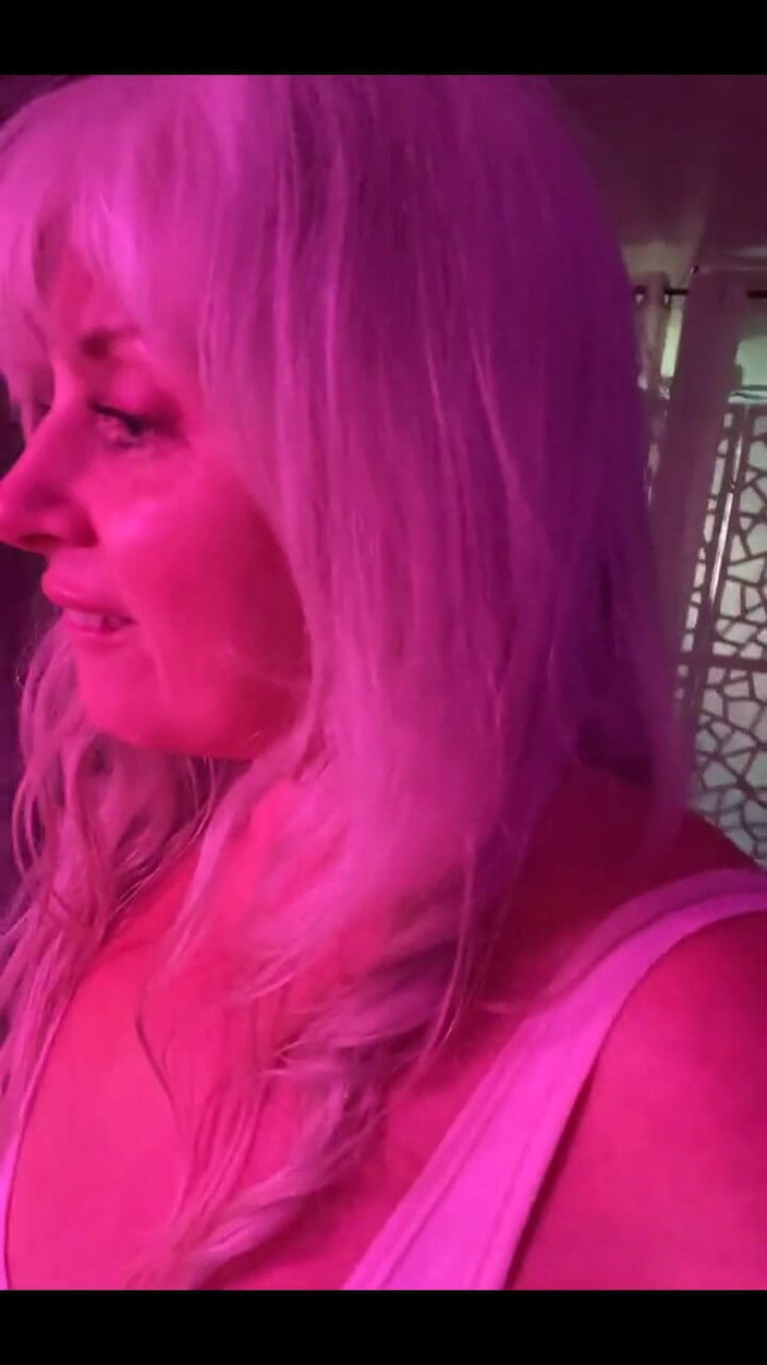 PaintedRose: Gemelas rivales que filman detrás de escena configuran la escena 1...