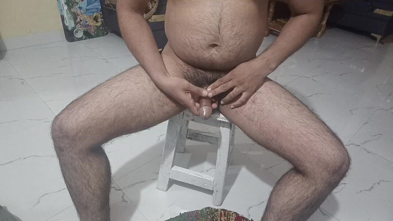 LovedSunsine1990: Jag tog av mig alla kläder och masserade mina saker...