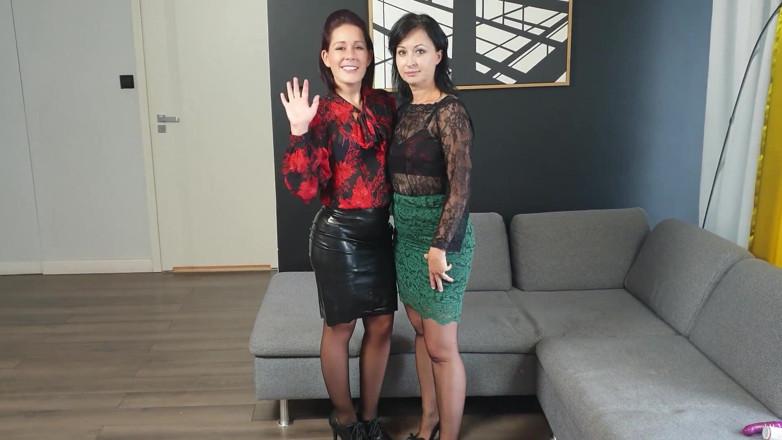Wanilianna: Two kinky secretaries
