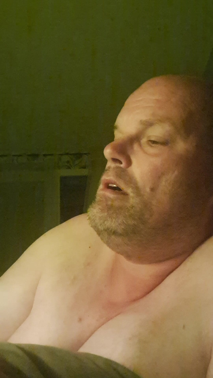Fickspecht: Den Totala Förstörelsen Av Den Bitch