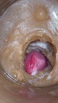 Chatte de l’intérieur - ces cheveux sur ma bite sont très stimulants