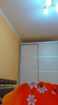 Muhteşem Myla_angel büyük dildo emiyor ve memelerini sikiyor, amını parmaklıyor, memeler sallanıyor!