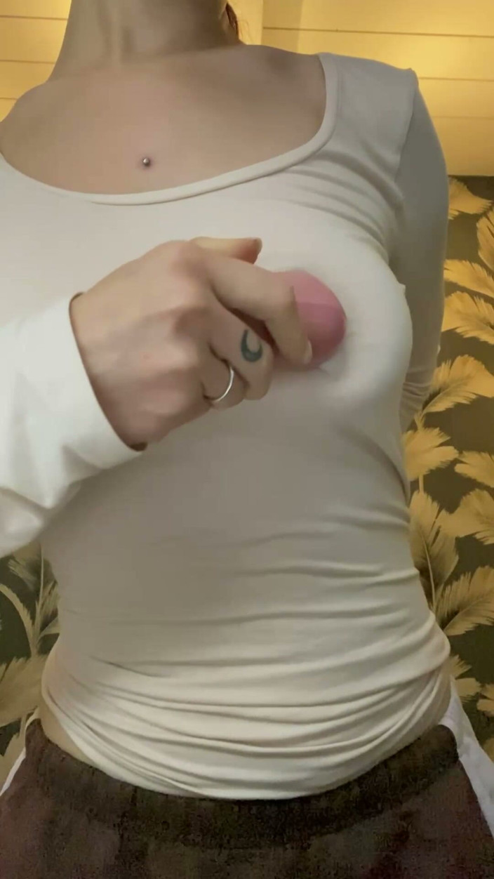 Dolls Cult: I'm Not Feeling Well Today and I Decided to Masturbate...