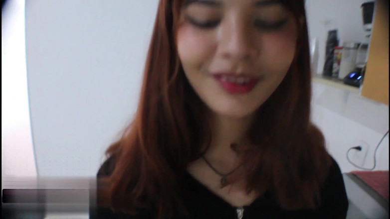 MAFELAGO: 彼女が彼のチンポに何をしたか信じられないでしょう!彼女は私をしゃぶりながら、視線で私にイチャイチャします