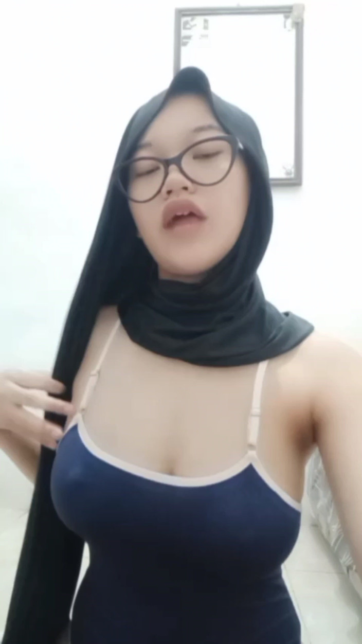 Jilbab69: ムラムラして天然の巨乳を搾り取る