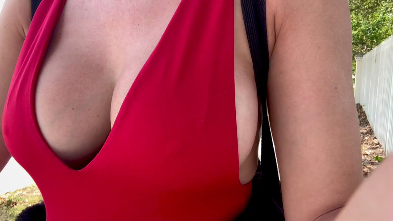 Artemisia Love: इतालवी बड़े स्तन वाली Artemisia को मियामी स्तनों में घूमना पसंद है कामुक चोदने लायक मम्मी का क्लोज अप