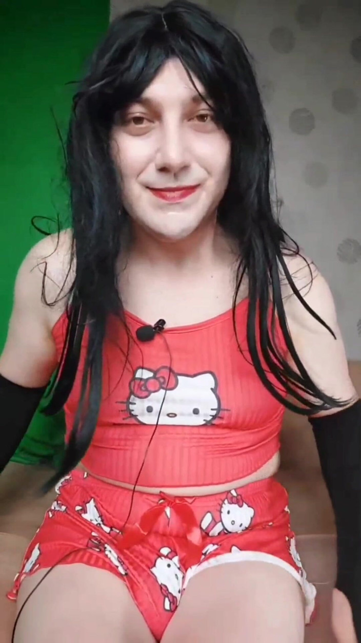 Kitty_Cross: Mooie pyjama schattige femboy gladde benen