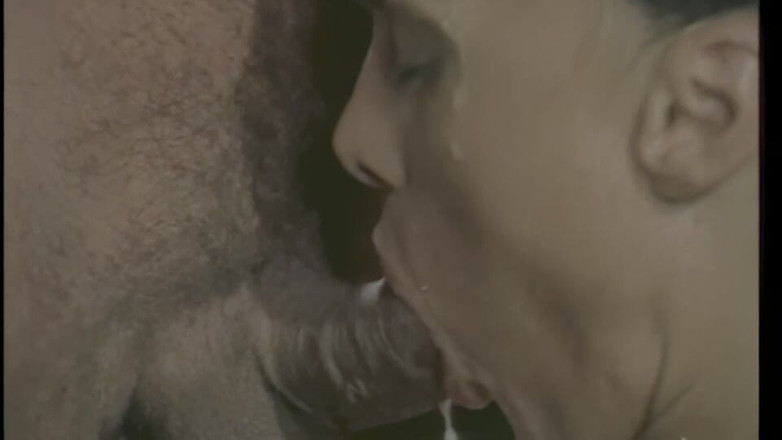 pornitaliangraffiti: Venus Thích Được Đụ Và Xuất Tinh Trong Miệng