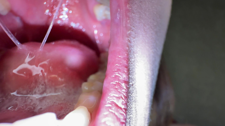 Hottie goddess: Глубокая глотка стройной отсасывания: лучшее слюни и игра со слизью