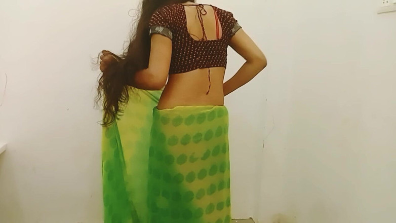 Ankurpriya000: あなたのプリヤ・バービーがデヴァルの前で着替えている