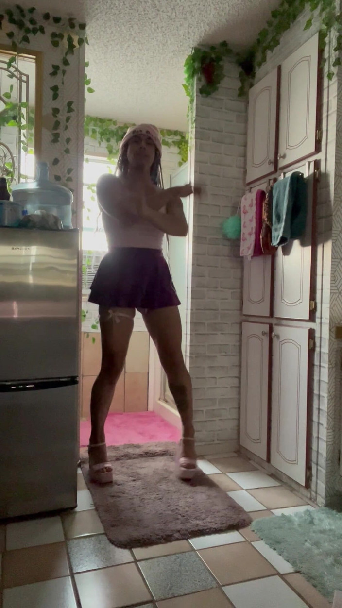 TSJade95: I Heart Boys Striptease