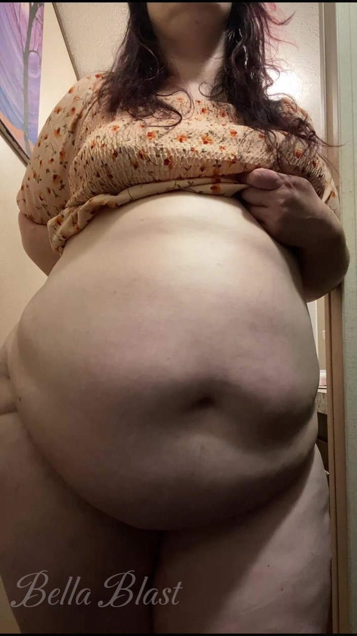 BellaBlast: Your Destiny Story: Consumed: a Giantess Indulgence