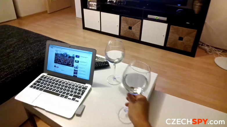 CzechSPI: chek 6 prag det - bare stanon vaali hostes