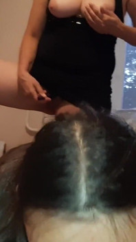 Meine freundin masturbiert mit einem vibrator