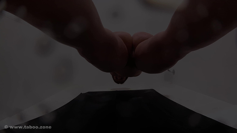 PeeFetish: Meo en tu cara en primer plano