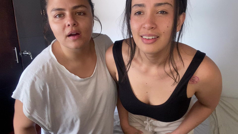 zoemelissa: Suas babás encontram você se masturbando e imploram por seu...