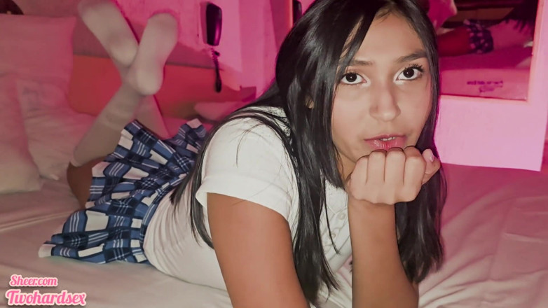 Teen sex 66: Дівчина зведена сестра отримує супер камшот всередині її тугої
