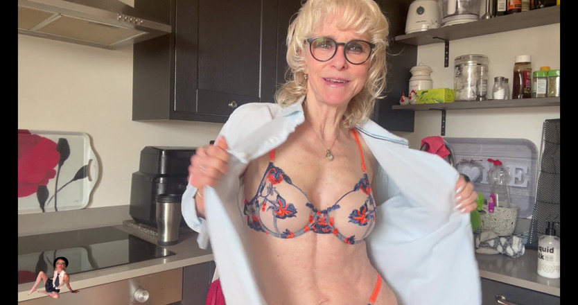 Deeliteful Jacy: Kitchen Chores