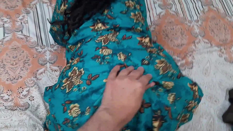 QueenbeautyQB: Fiul vitreg căsătorit se masturbează, mama vitregă îl prinde