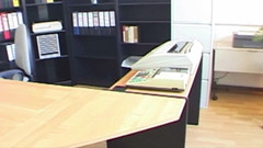 Videos Francaises: Französische spermafressende schlampe musste zwei schwänze im büro befriedigen